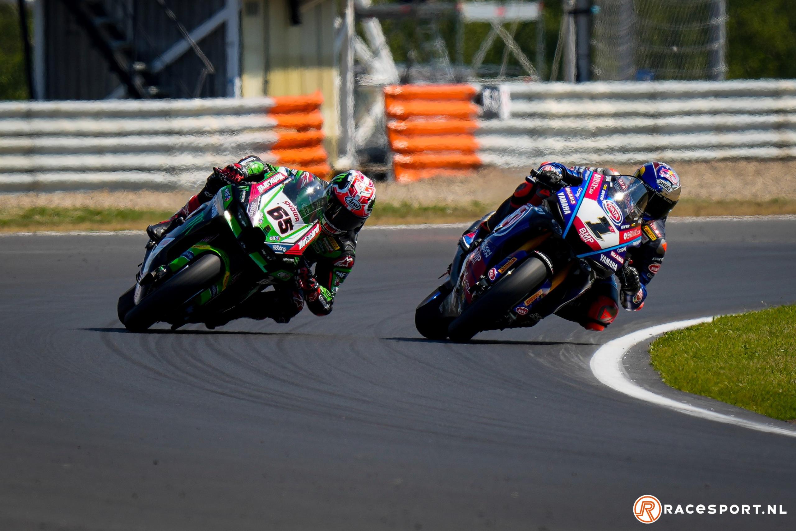 Razgatlioglu Wint Superpole Race In Most Na Spannend Duel Met Rea