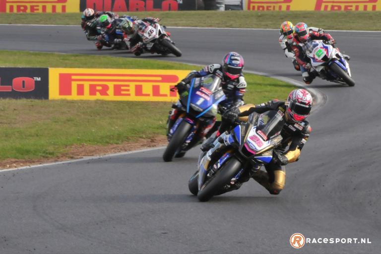 Ray Wint Ook Race En Op Snetterton En Scoort Zijn Eerste British