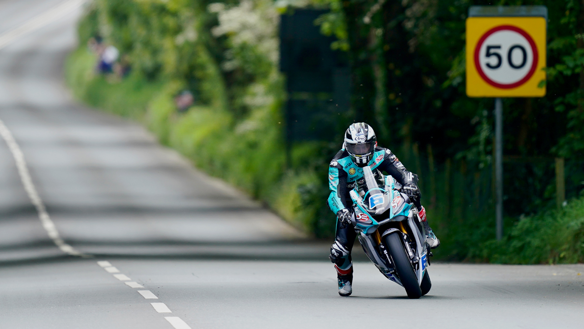 Dunlop Het Snelst In Alle Soloklassen Tijdens Eerste Dag Isle Of Man Tt