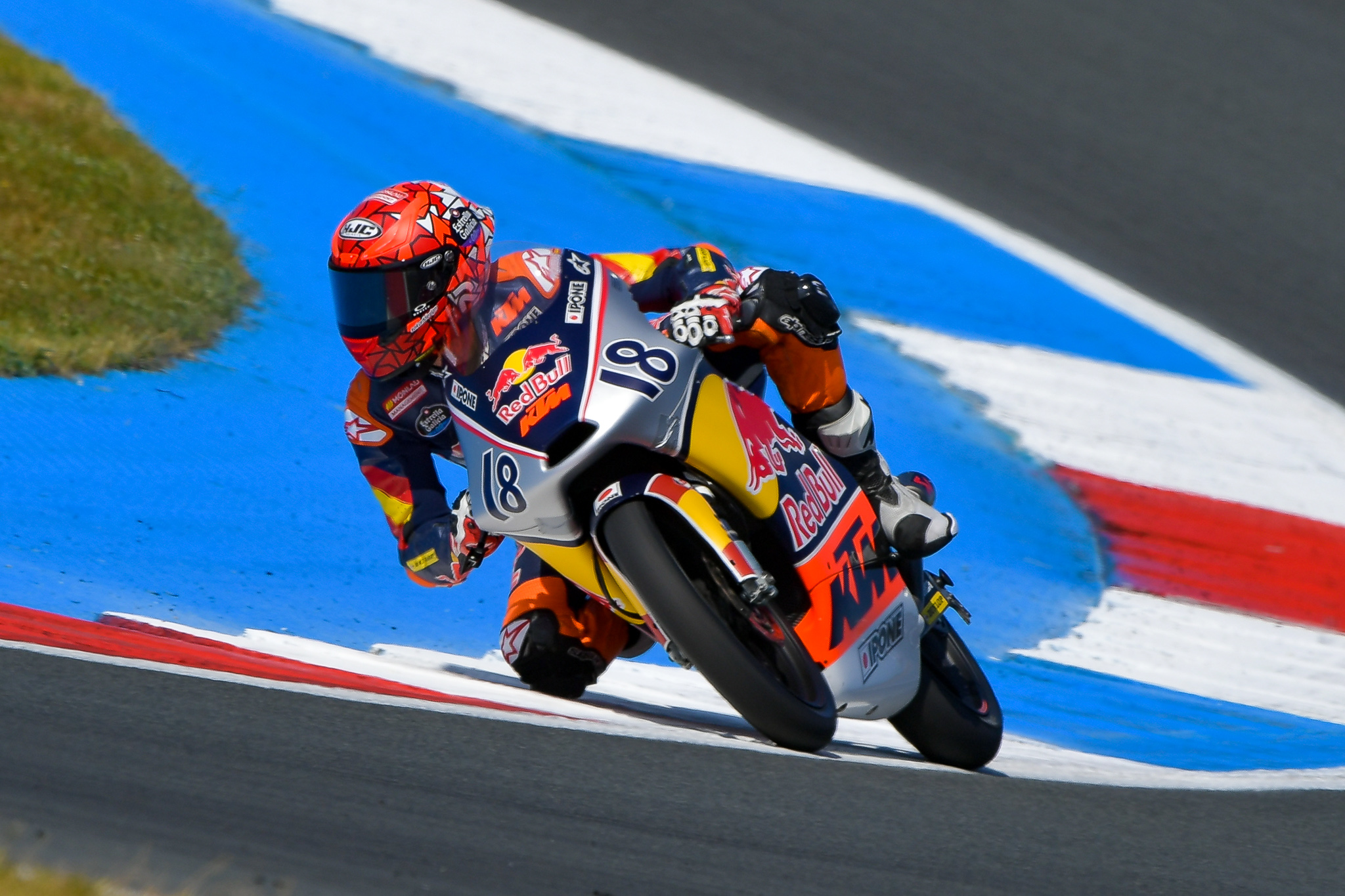 Piqueras Pakt Pole Voor Red Bull Motogp Rookies Cup Races Tijdens Motul