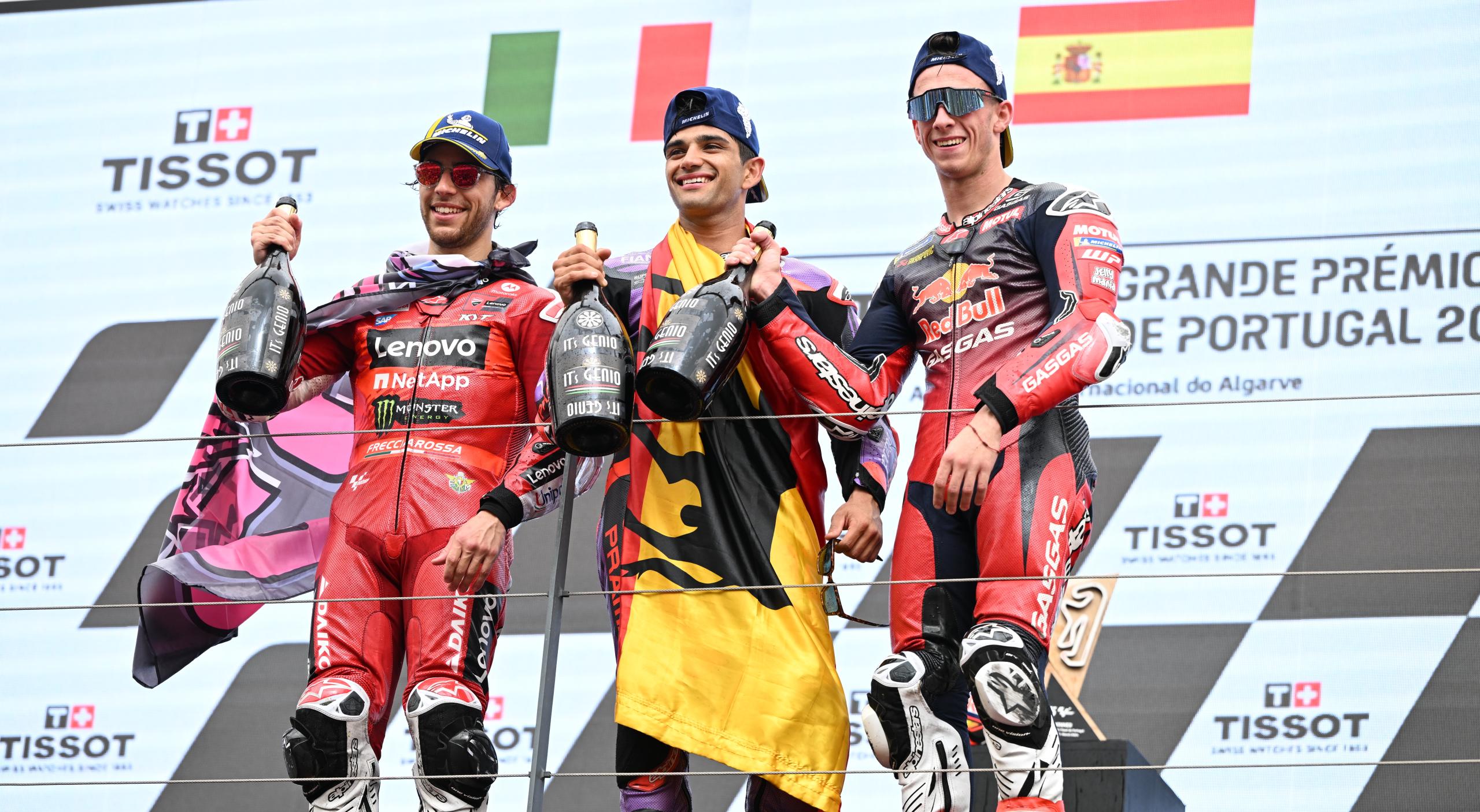 Martin wint Acosta op podium Bagnaia en Marc Márquez clashen op