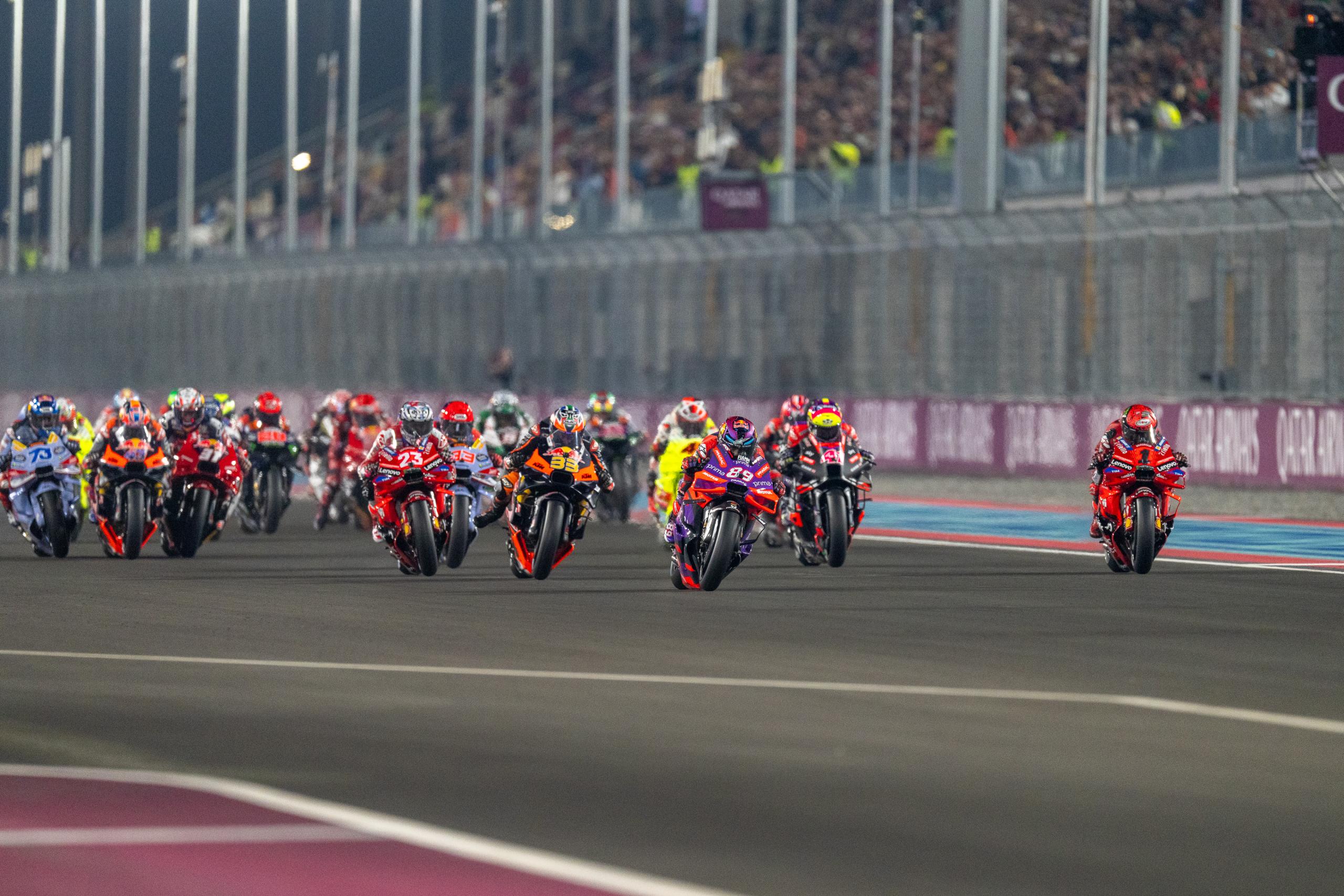 Hoogtepunten MotoGP, Moto2, en Moto3 race Qatar Grand Prix (video)