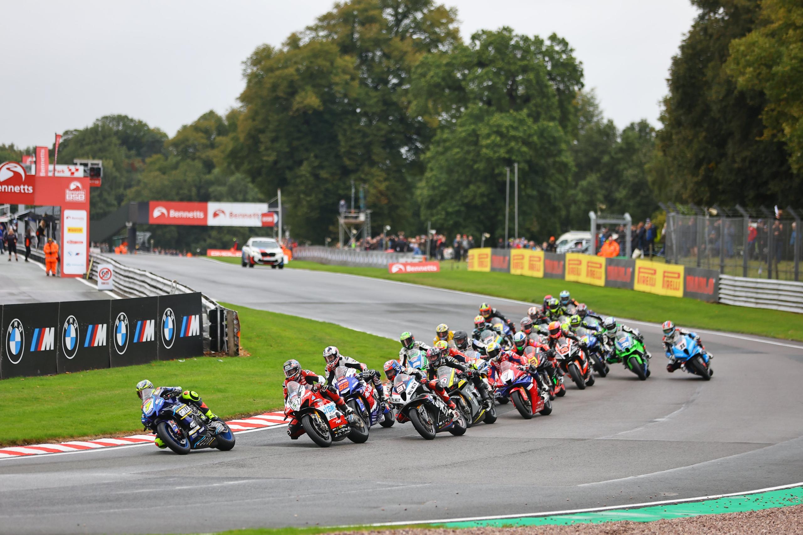 Glenn Irwin en Ryde zegevieren zondag op nat Oulton Park