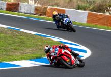 Bo Bendsneyder (11) net voor Glenn van Straalen (28) | foto© Randy van Maasdijk