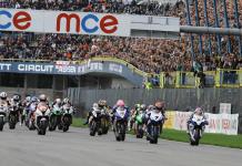 2012: De start van de eerste British Superbike race in Assen | foto© Henk Teerink