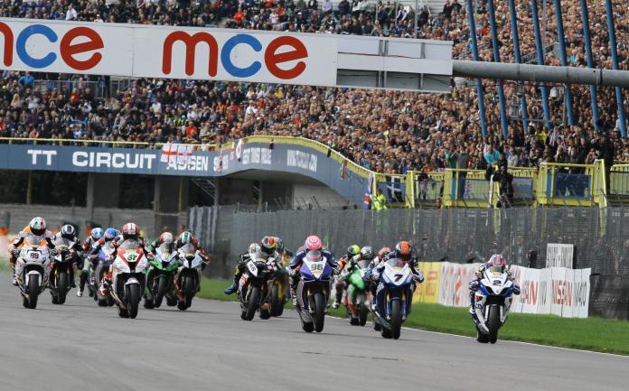 2012: De start van de eerste British Superbike race in Assen | foto© Henk Teerink